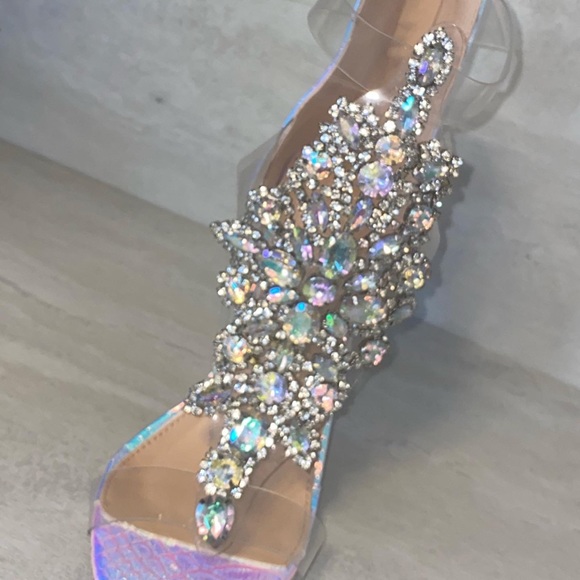 🦋Beautiful💎Iridescent Bling Heels💎 - Picture 2 of 8